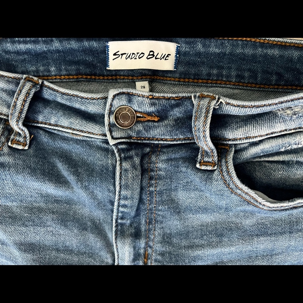 Judy Blue Distressed Jeans size 8/29 Like New